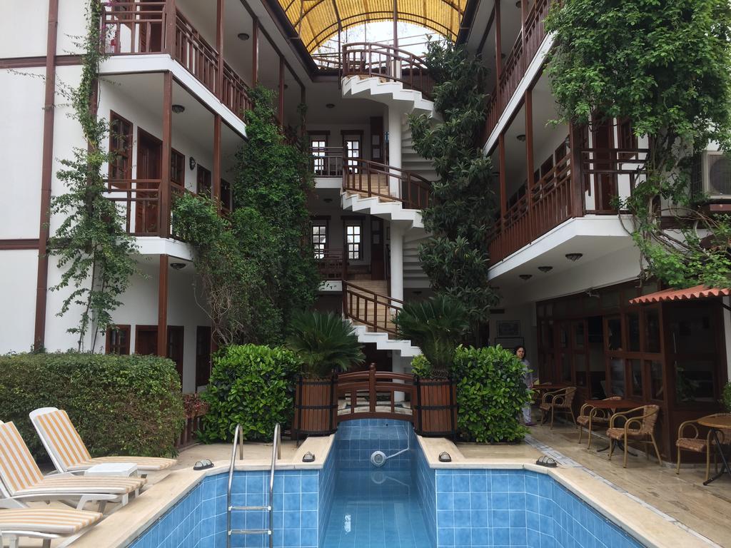 Hotel Karyatit Kaleici อันตัลยา ภายนอก รูปภาพ