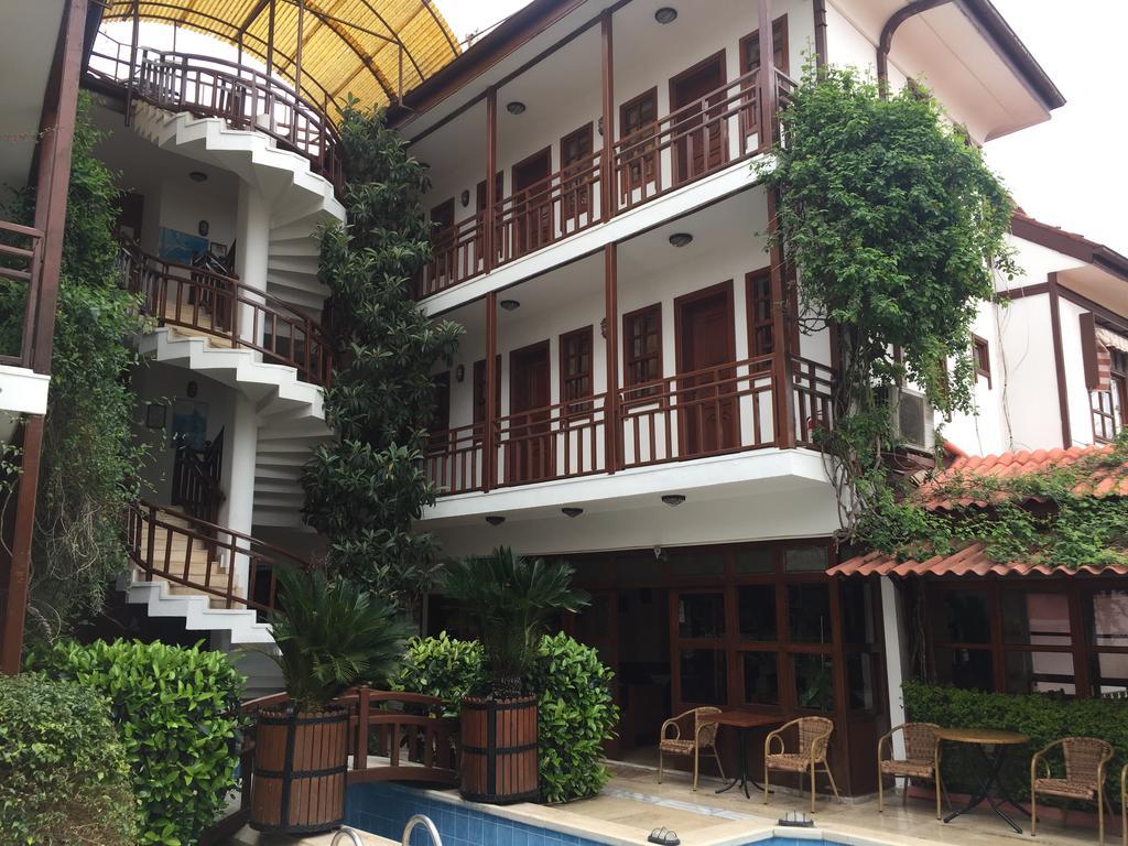 Hotel Karyatit Kaleici อันตัลยา ภายนอก รูปภาพ